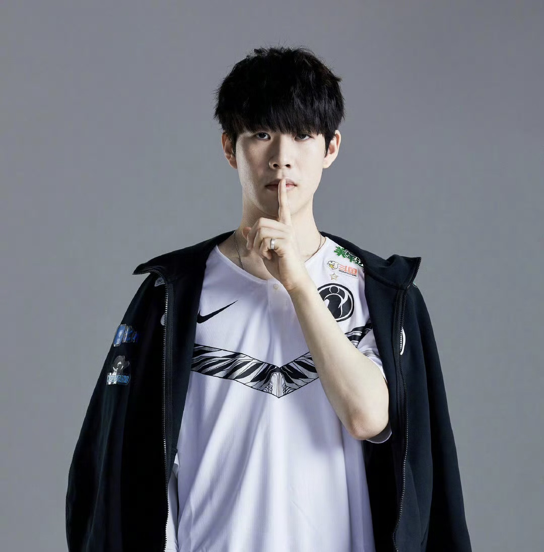 丝大饱眼福 丝大饱眼福