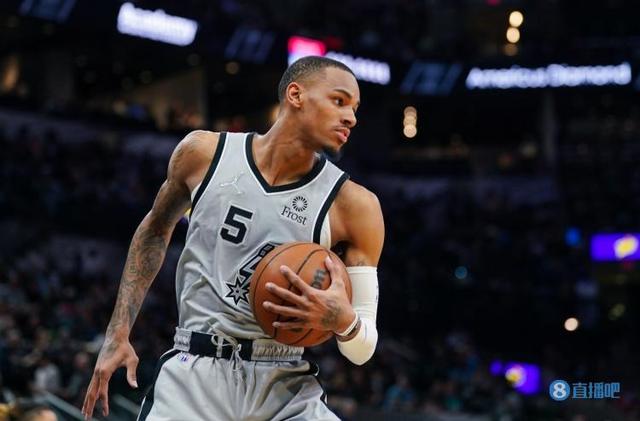 在湖人完成 在湖人完成