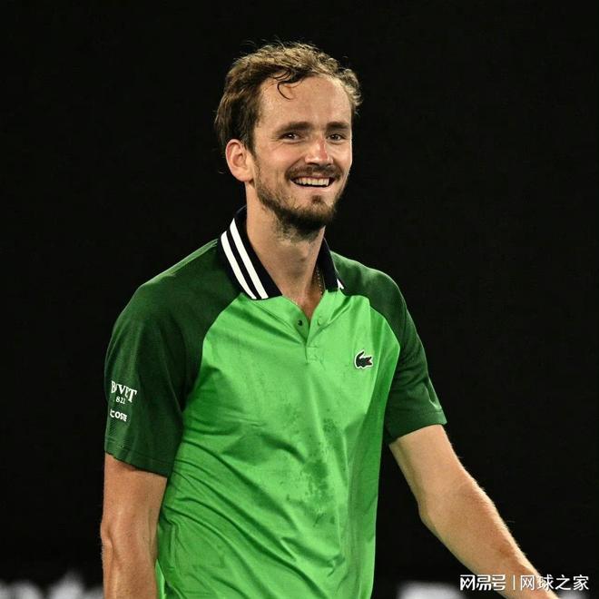 中场球员常 中场球员常